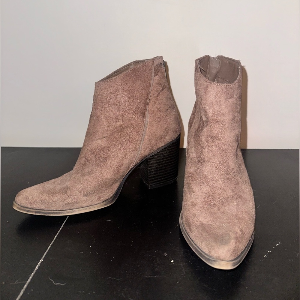 Pointed Toe - Cowboy Style Booties